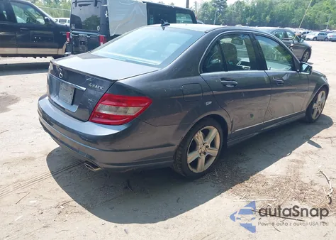 2011 Mercedes-Benz C 300 Luxury 4Matic/Sport 4Matic z USA, uszkodzony, nr VIN WDDGF8BB8BR183467